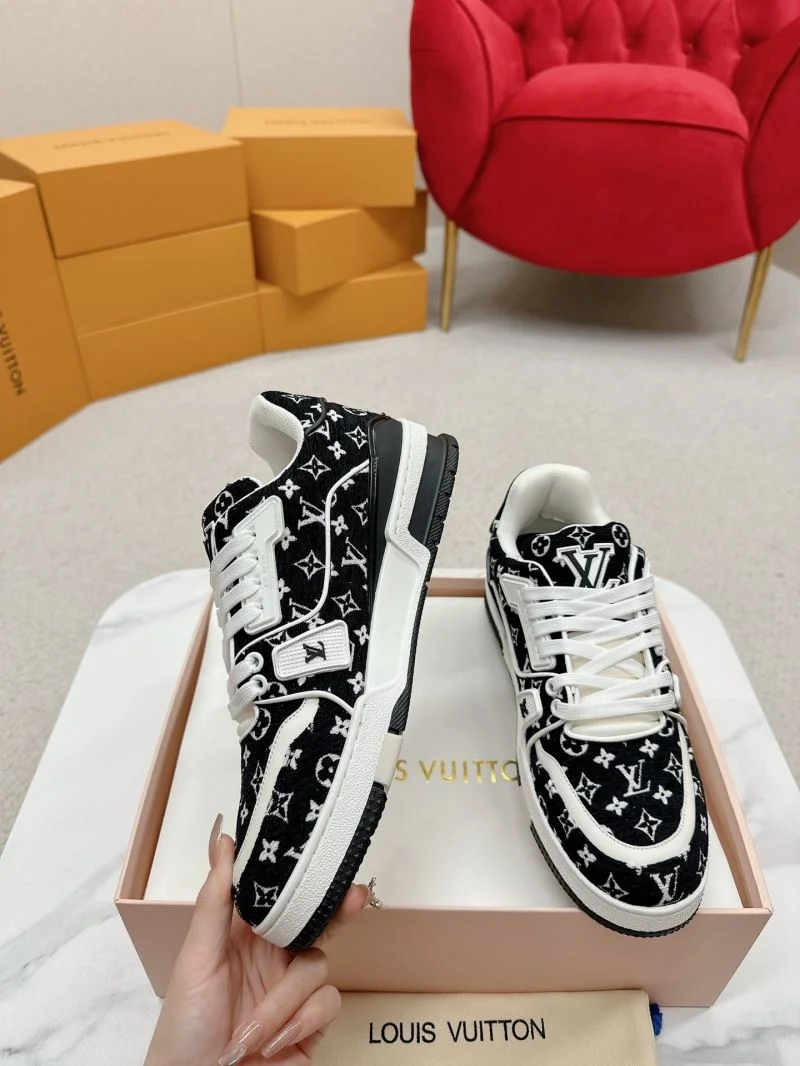 Practical Louis Vuitton Trainer Sneaker 31721