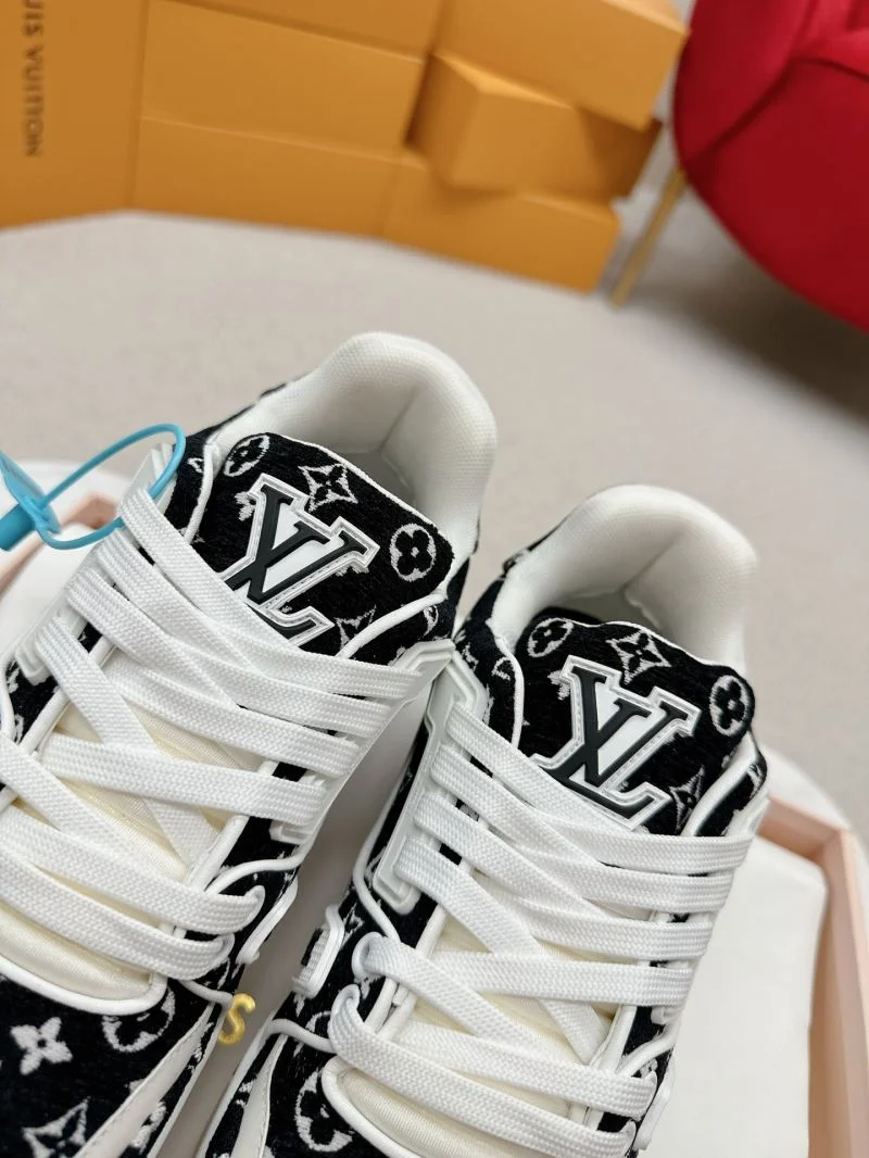 Practical Louis Vuitton Trainer Sneaker 31721