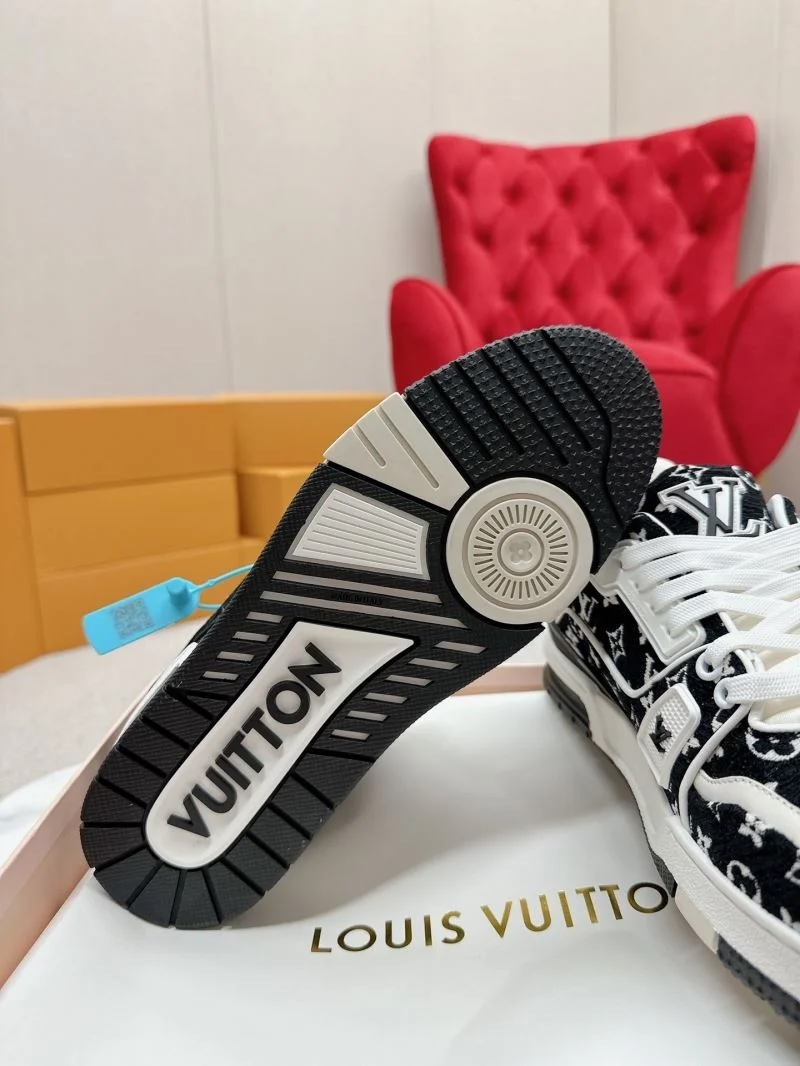 Practical Louis Vuitton Trainer Sneaker 31721