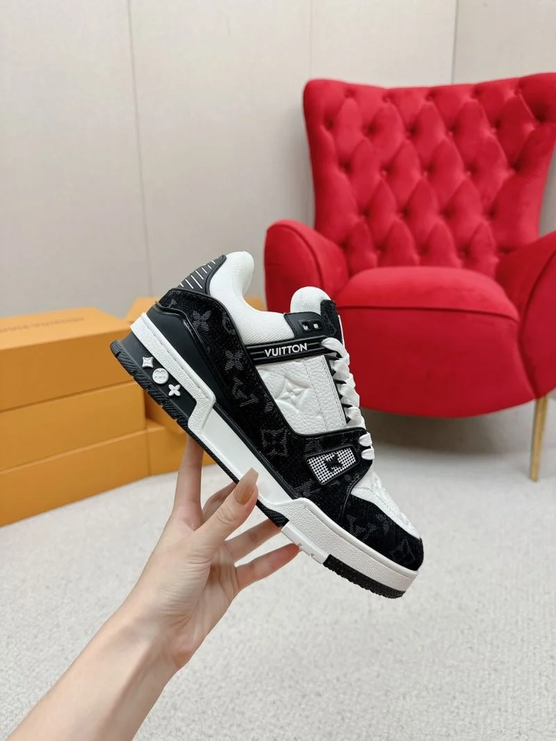 Louis Vuitton Trainer Sneaker Fashionable 31712