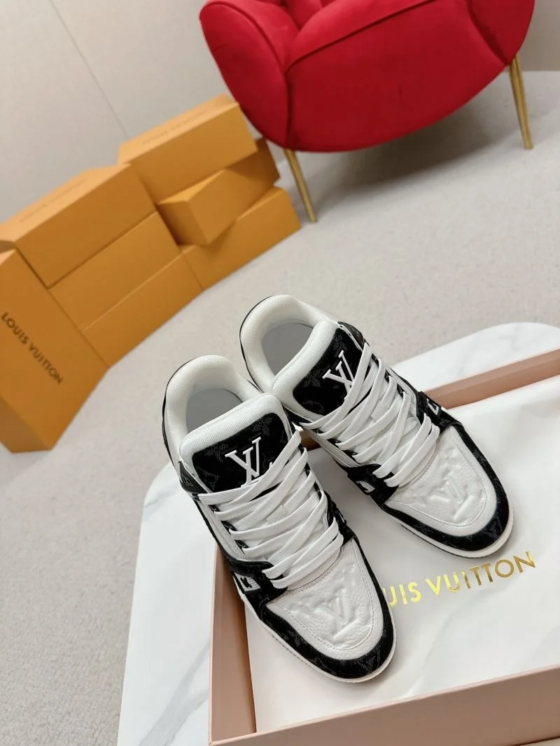 Louis Vuitton Trainer Sneaker Fashionable 31712