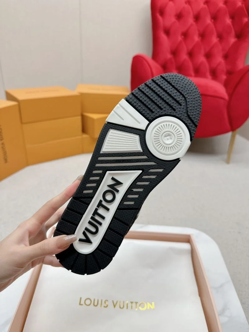 Louis Vuitton Trainer Sneaker Fashionable 31712