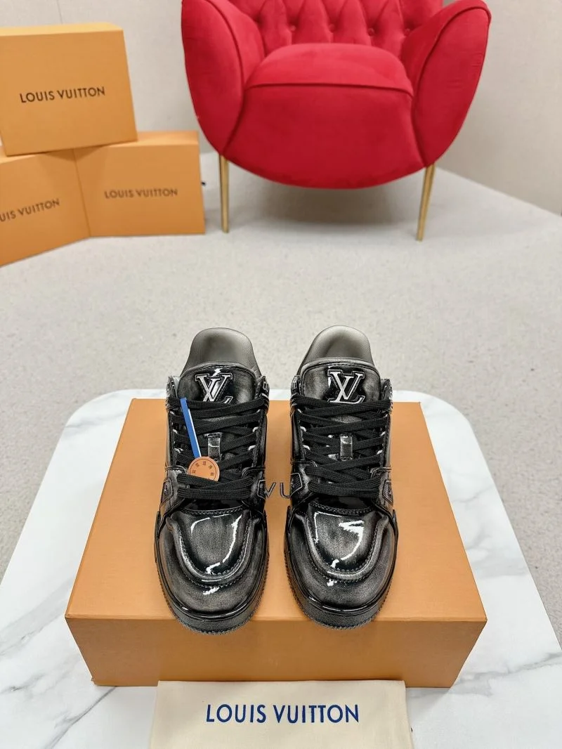 Louis Vuitton Trainer Sneaker DailyWear 31694