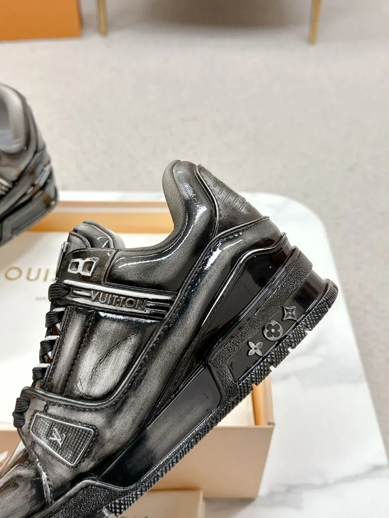 Louis Vuitton Trainer Sneaker DailyWear 31694