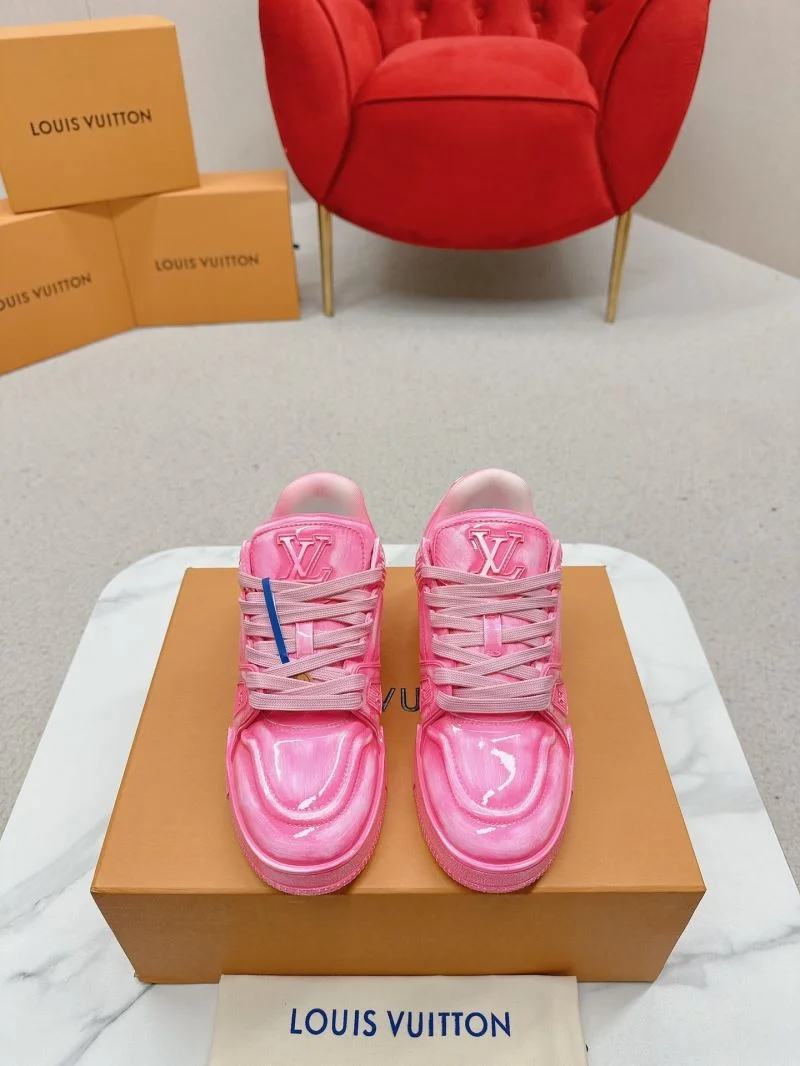 Compact Louis Vuitton Trainer Sneaker 31687