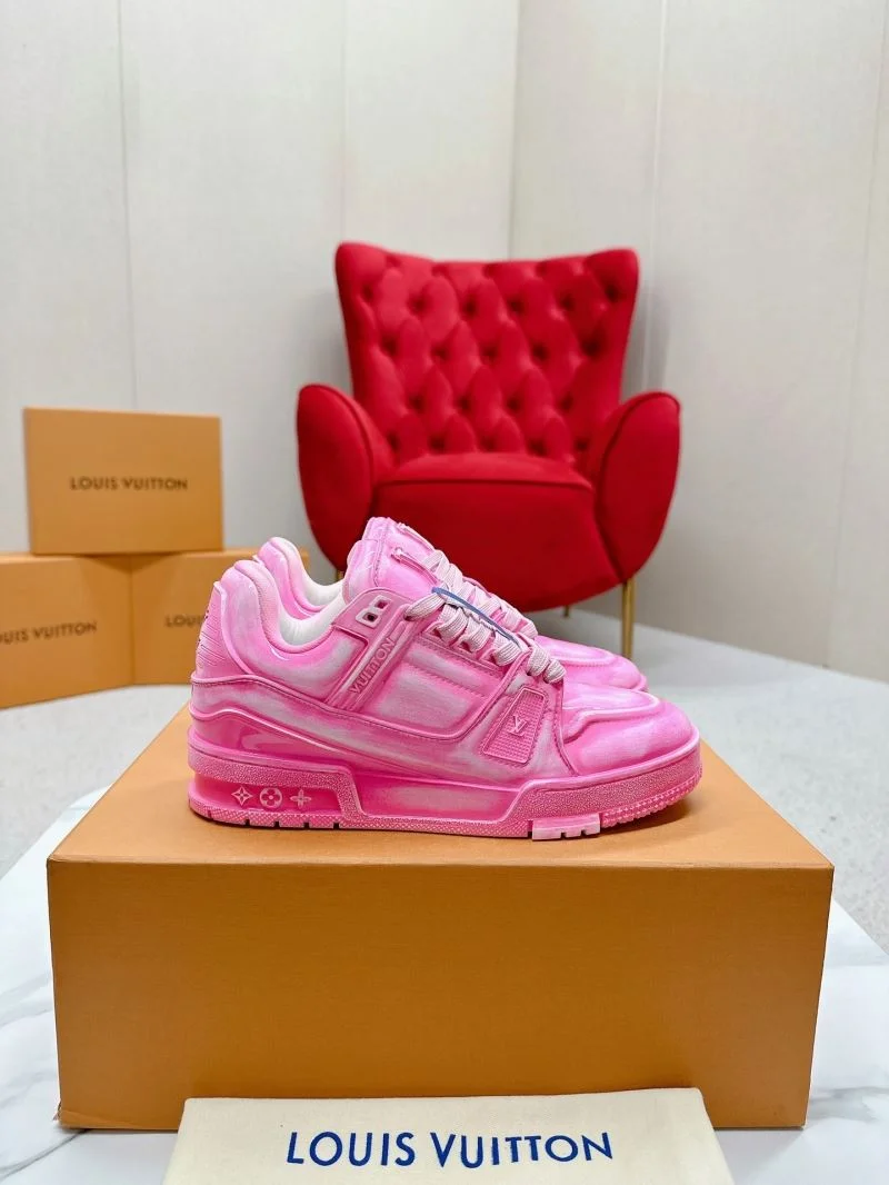 Compact Louis Vuitton Trainer Sneaker 31687