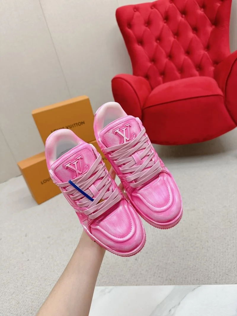 Compact Louis Vuitton Trainer Sneaker 31687
