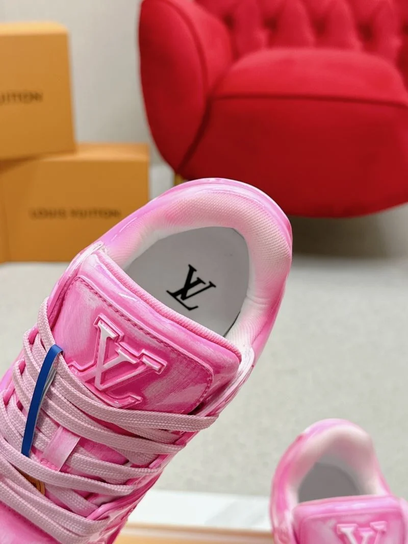 Compact Louis Vuitton Trainer Sneaker 31687