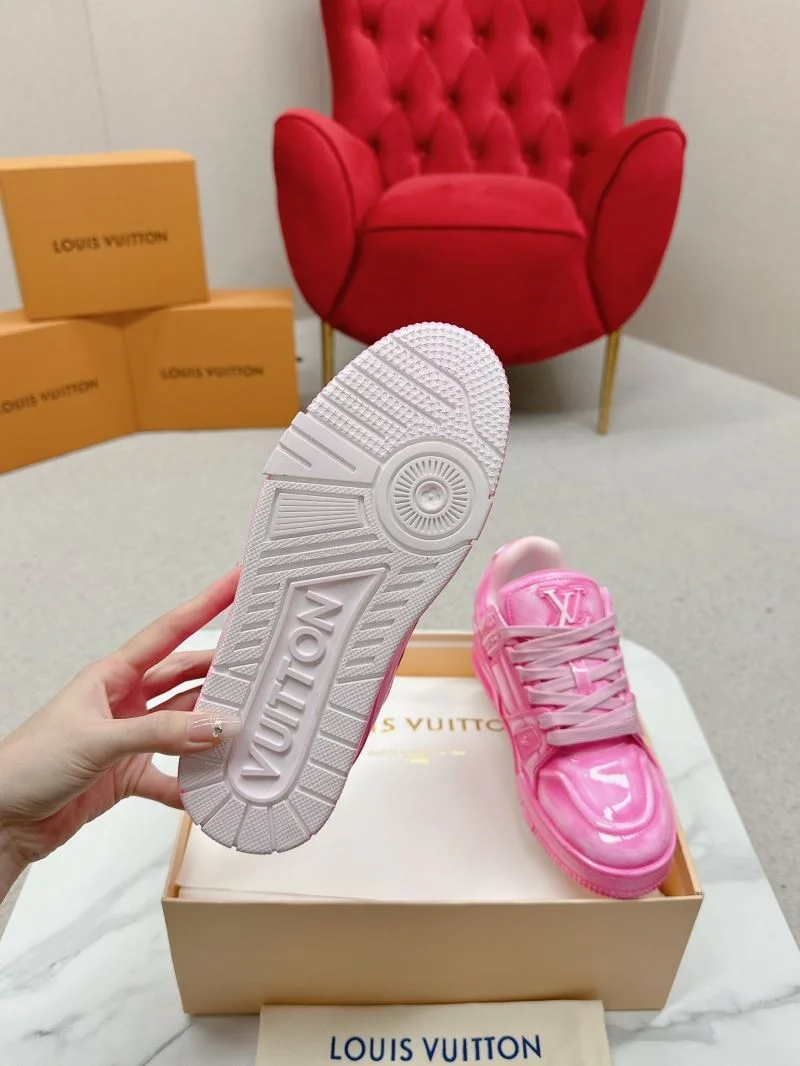 Compact Louis Vuitton Trainer Sneaker 31687