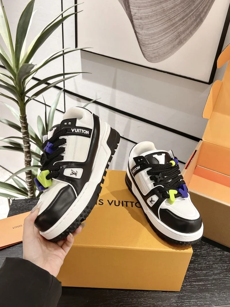 Louis Vuitton Trainer Sneaker Sleek 31685