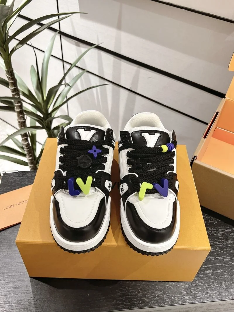 Louis Vuitton Trainer Sneaker Sleek 31685