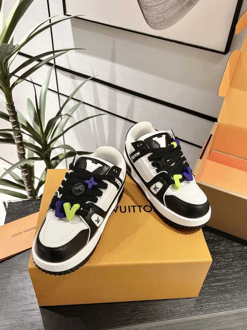Louis Vuitton Trainer Sneaker Sleek 31685