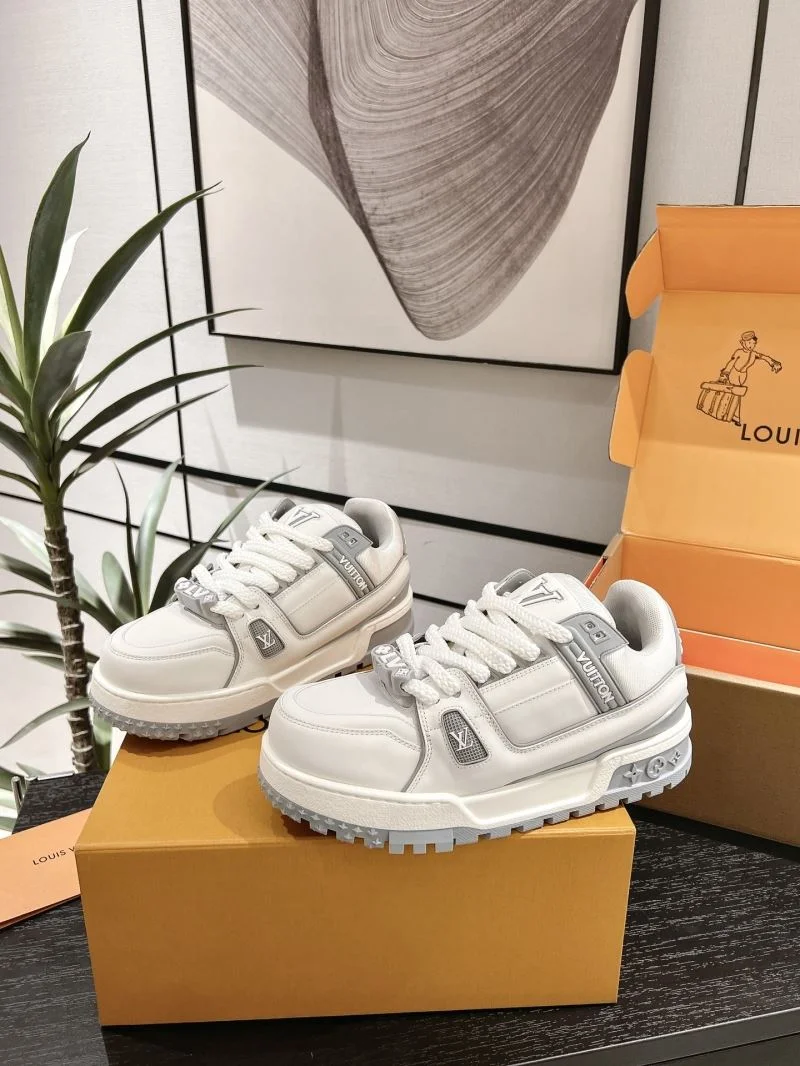 Durable Louis Vuitton Trainer Sneaker 31681