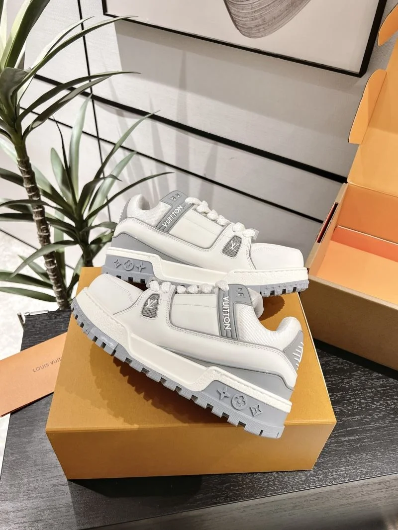 Durable Louis Vuitton Trainer Sneaker 31681