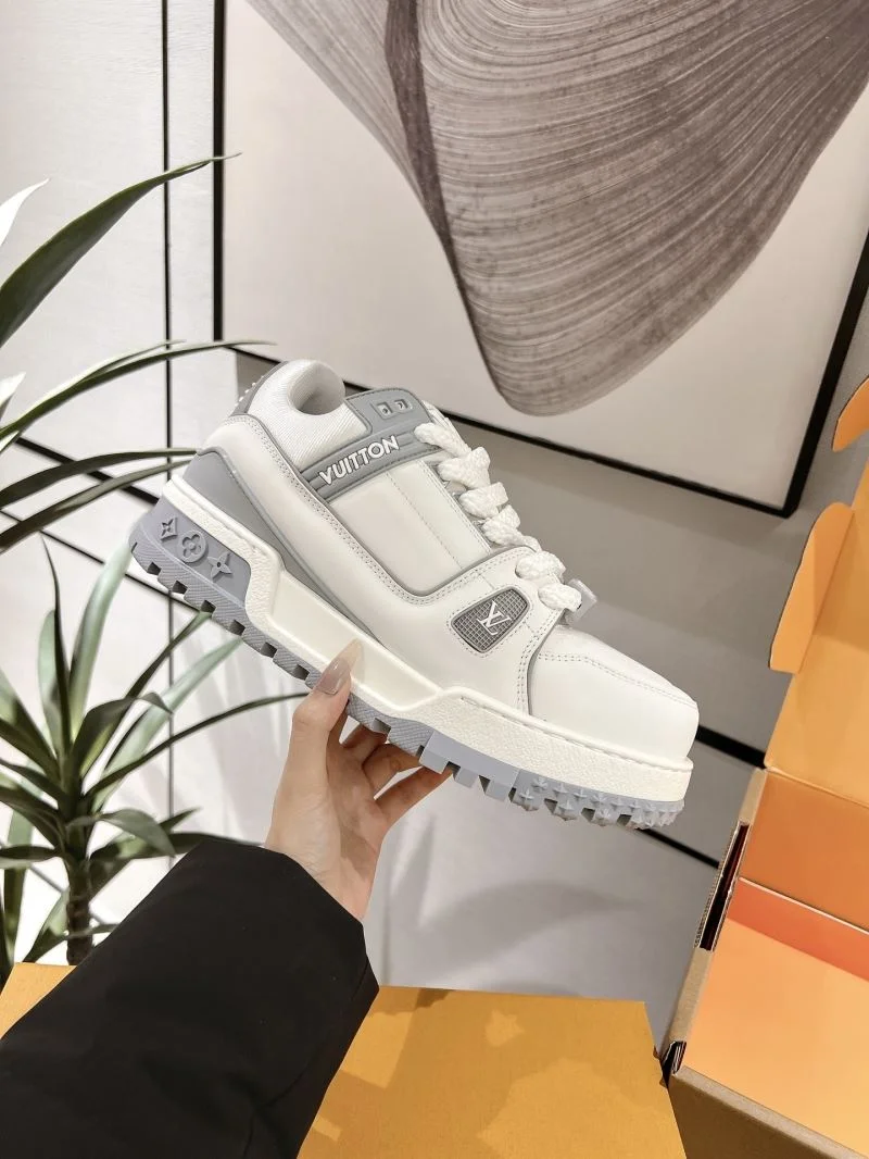 Durable Louis Vuitton Trainer Sneaker 31681
