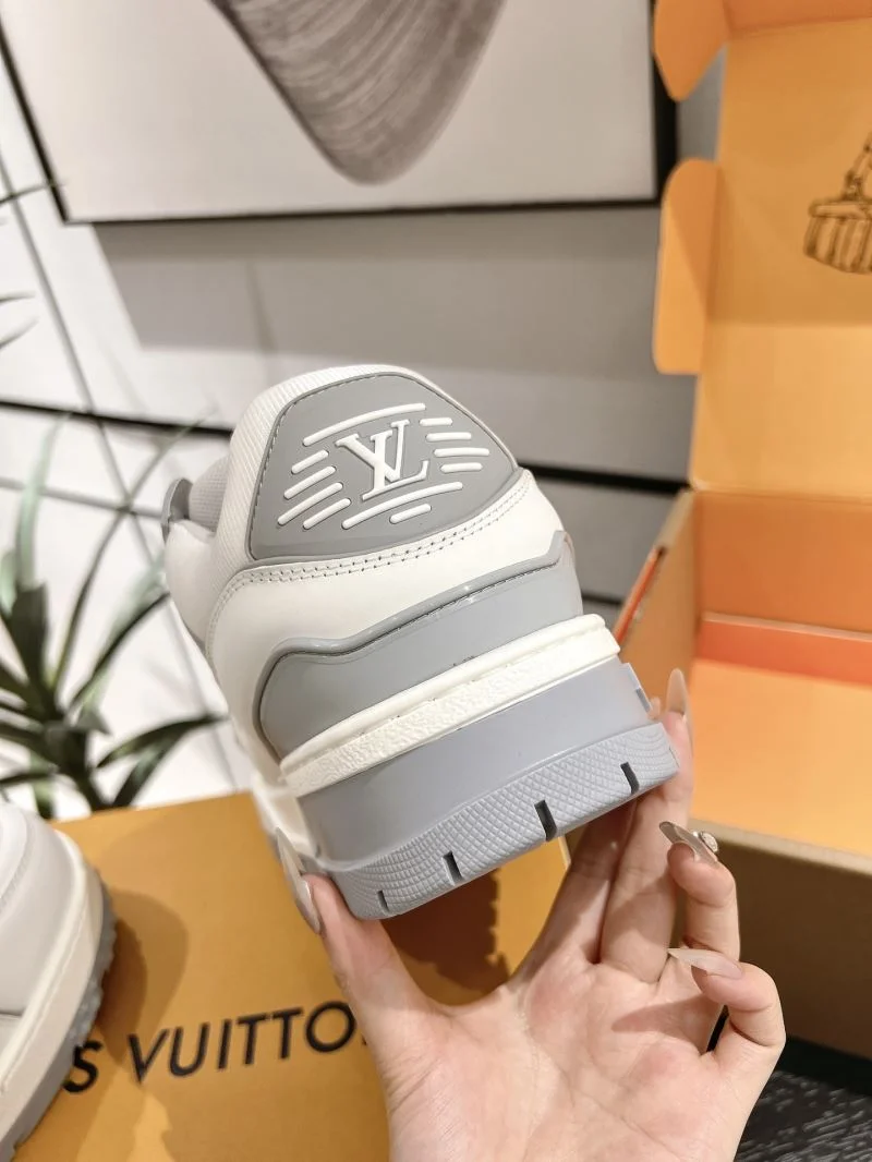 Durable Louis Vuitton Trainer Sneaker 31681