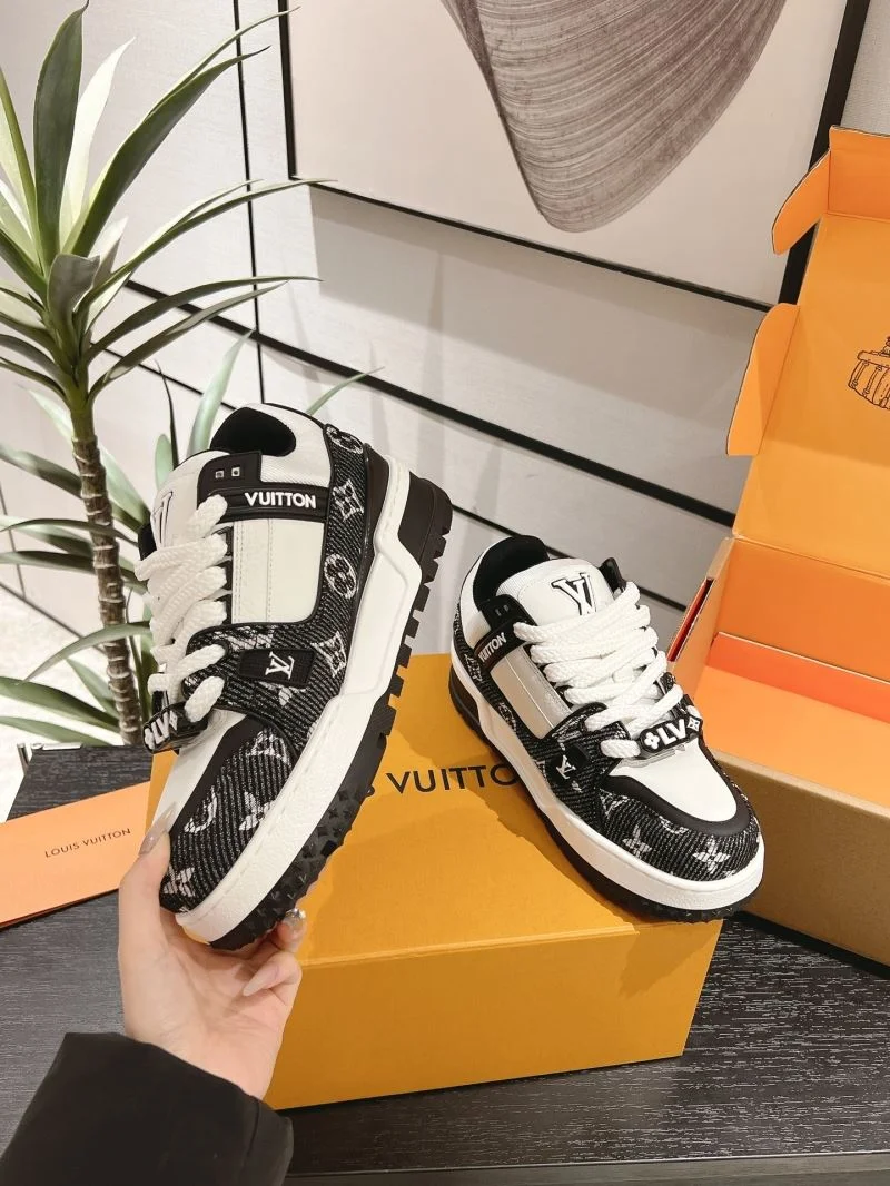 Louis Vuitton Trainer Sneaker ZipUp 31682