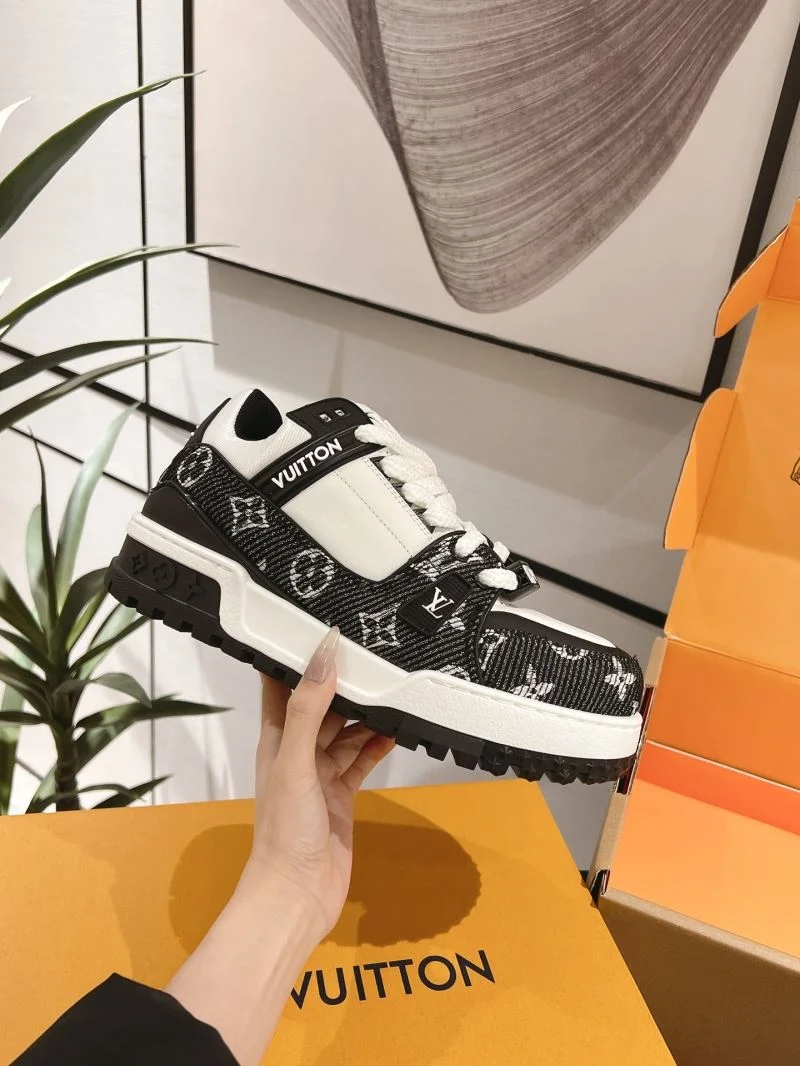 Louis Vuitton Trainer Sneaker ZipUp 31682