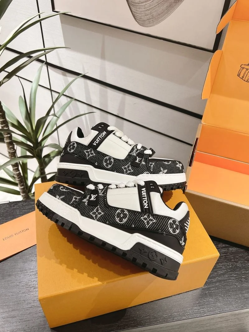 Louis Vuitton Trainer Sneaker ZipUp 31682