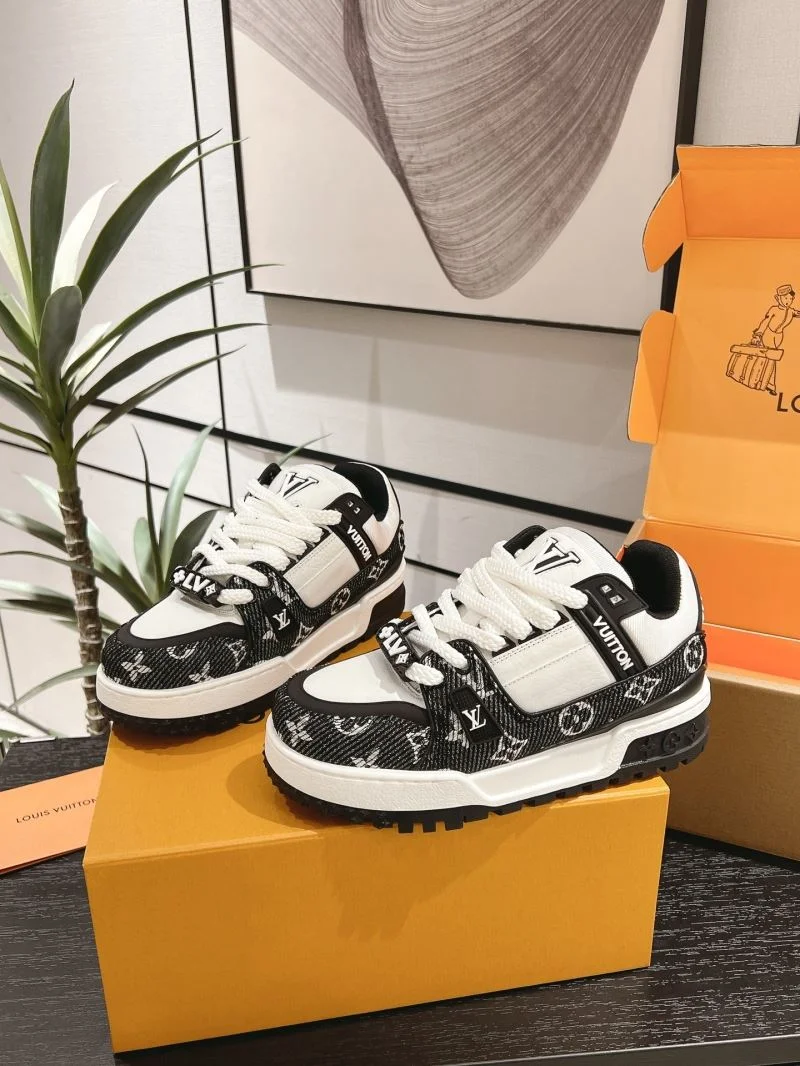 Louis Vuitton Trainer Sneaker ZipUp 31682