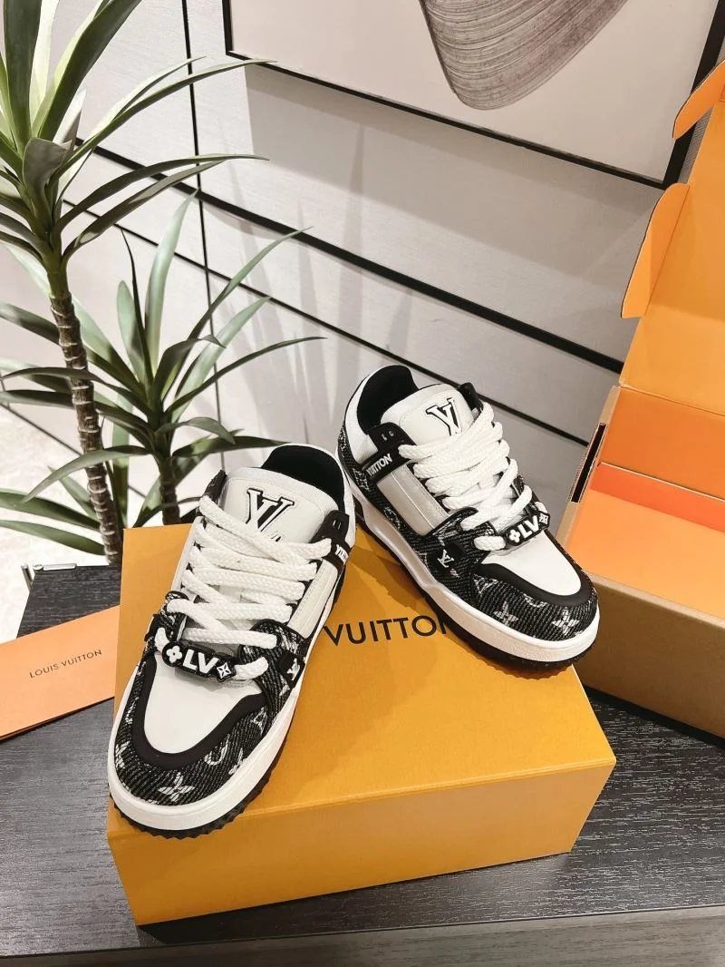 Louis Vuitton Trainer Sneaker ZipUp 31682