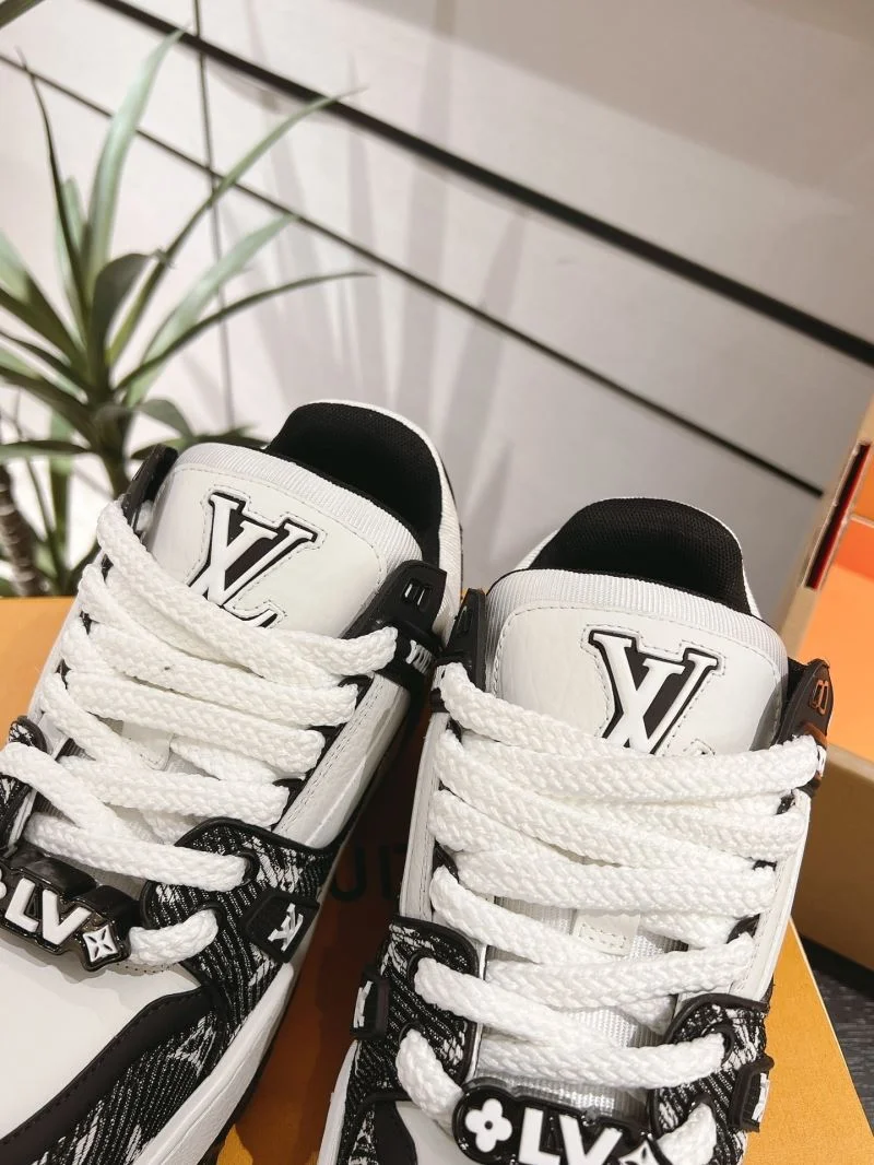Louis Vuitton Trainer Sneaker ZipUp 31682