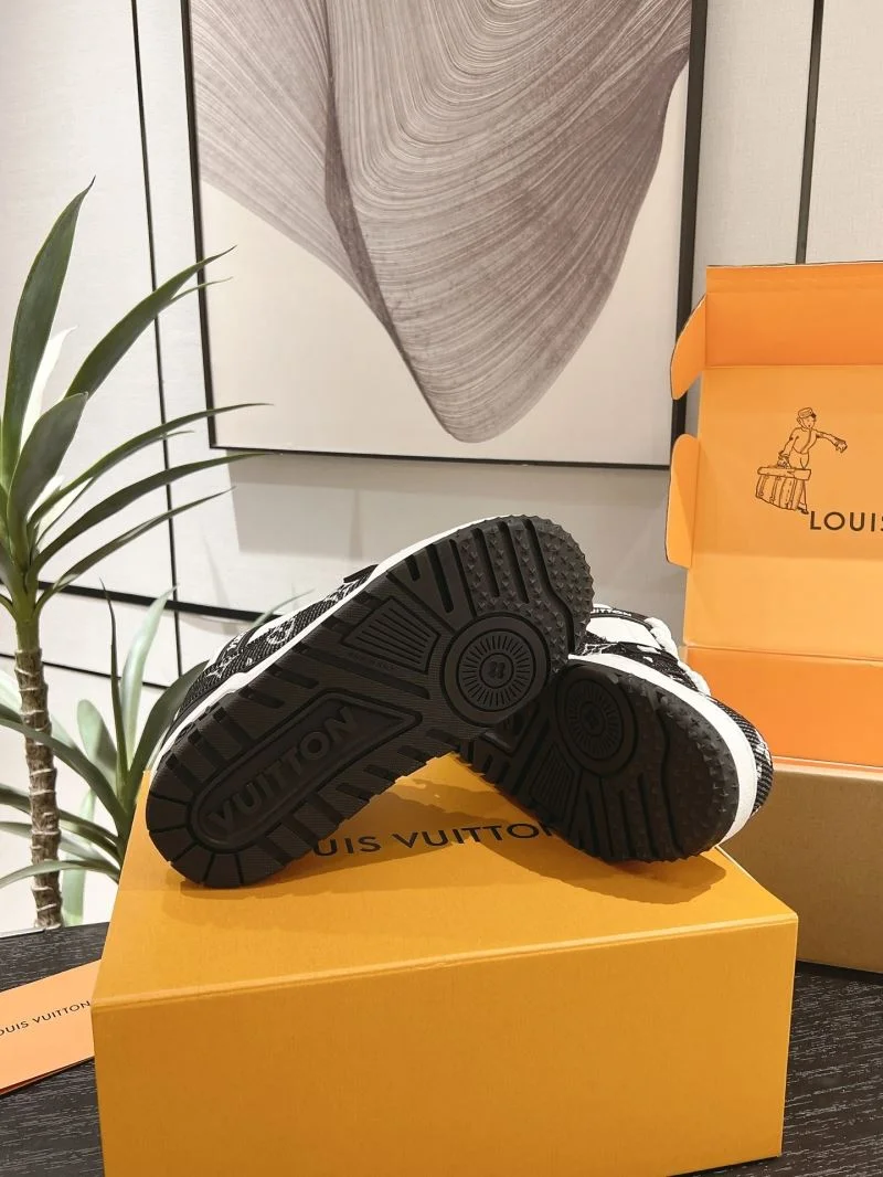Louis Vuitton Trainer Sneaker ZipUp 31682
