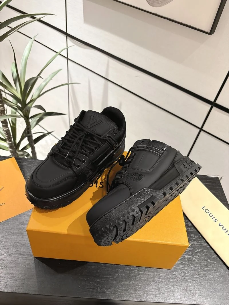 Louis Vuitton Trainer Sneaker Bright 31670