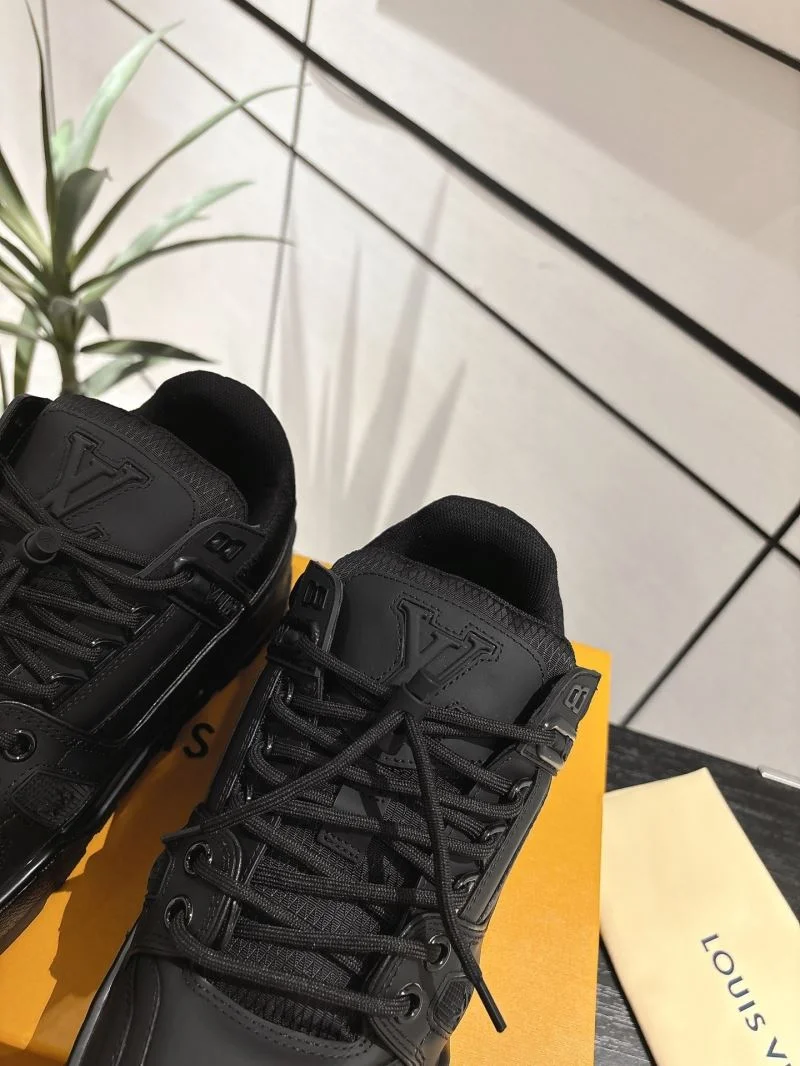 Louis Vuitton Trainer Sneaker Bright 31670