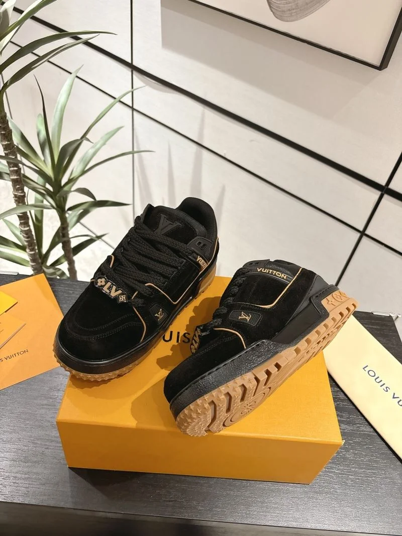 Flexible Louis Vuitton Trainer Sneaker 31677