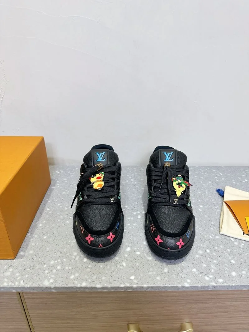 Trendsetting Louis Vuitton Trainer Sneaker 31674