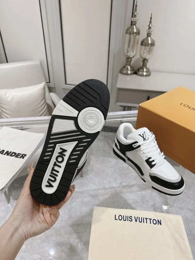 Classic Louis Vuitton Trainer Sneaker 31655