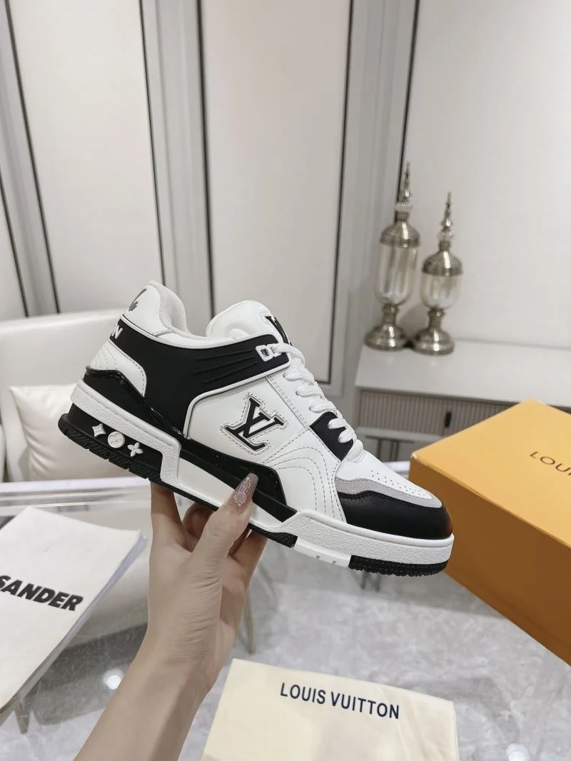 Classic Louis Vuitton Trainer Sneaker 31655