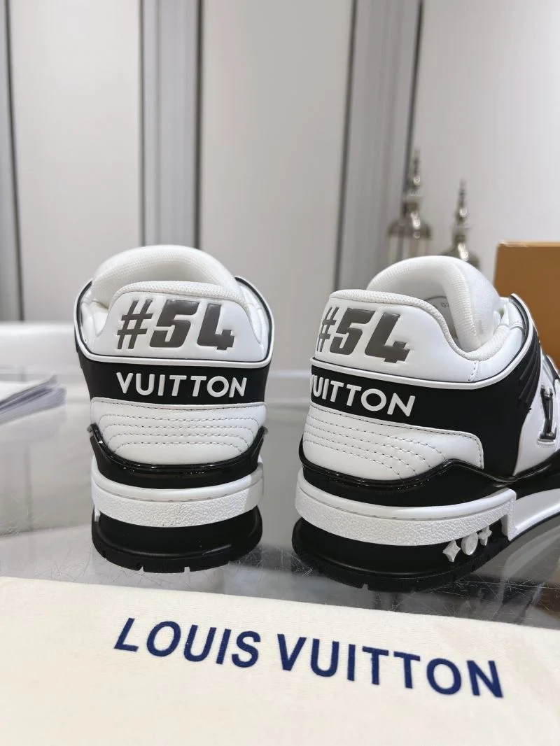 Classic Louis Vuitton Trainer Sneaker 31655