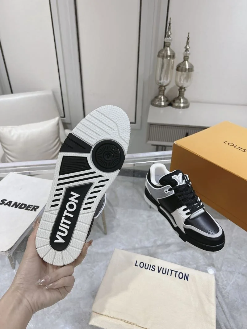 Louis Vuitton Trainer Sneaker Original 31657