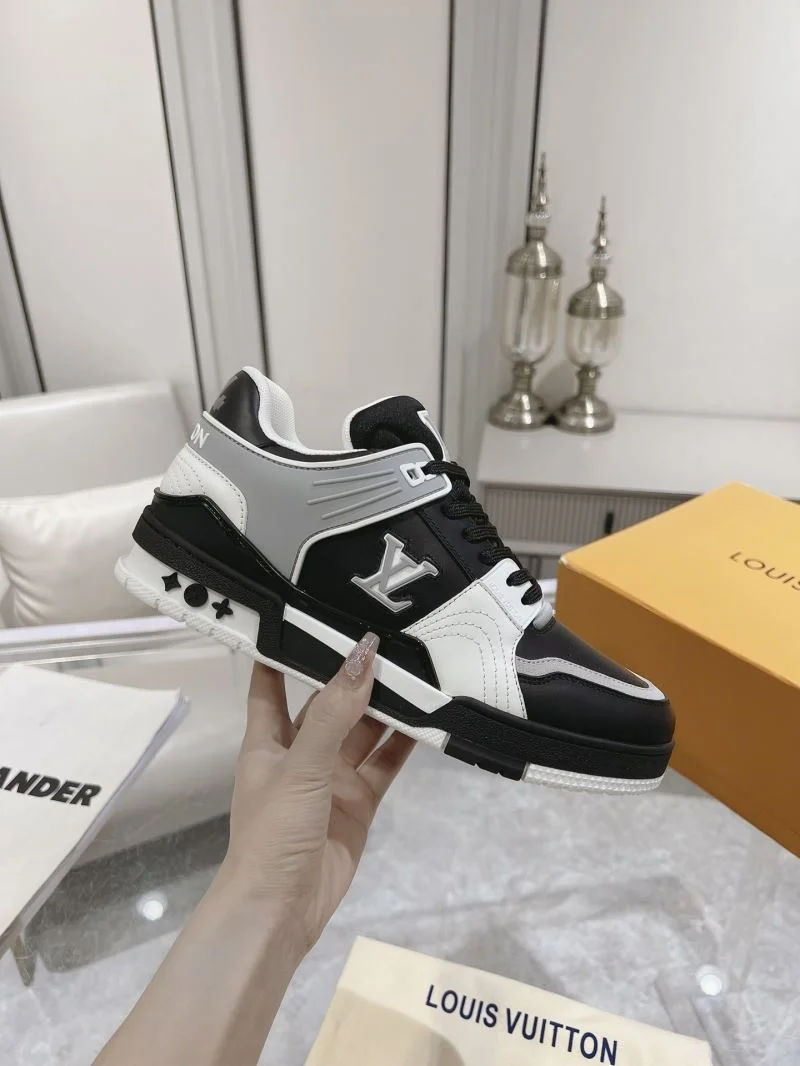 Louis Vuitton Trainer Sneaker Original 31657