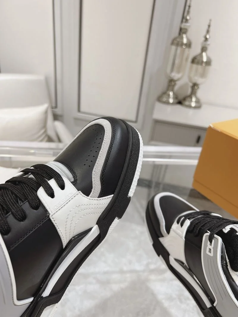 Louis Vuitton Trainer Sneaker Original 31657