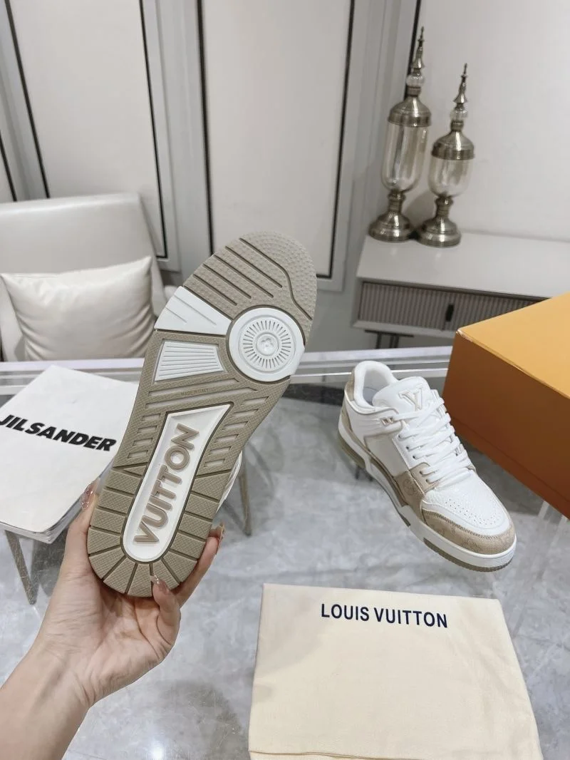 MultiPurpose Louis Vuitton Trainer Sneaker 31653