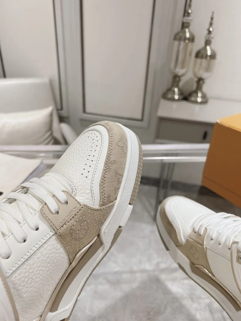 MultiPurpose Louis Vuitton Trainer Sneaker 31653