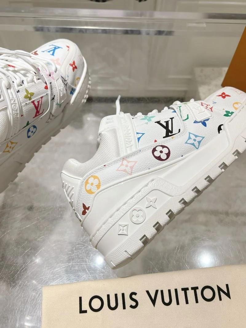 Bright Louis Vuitton Trainer Sneaker 31663