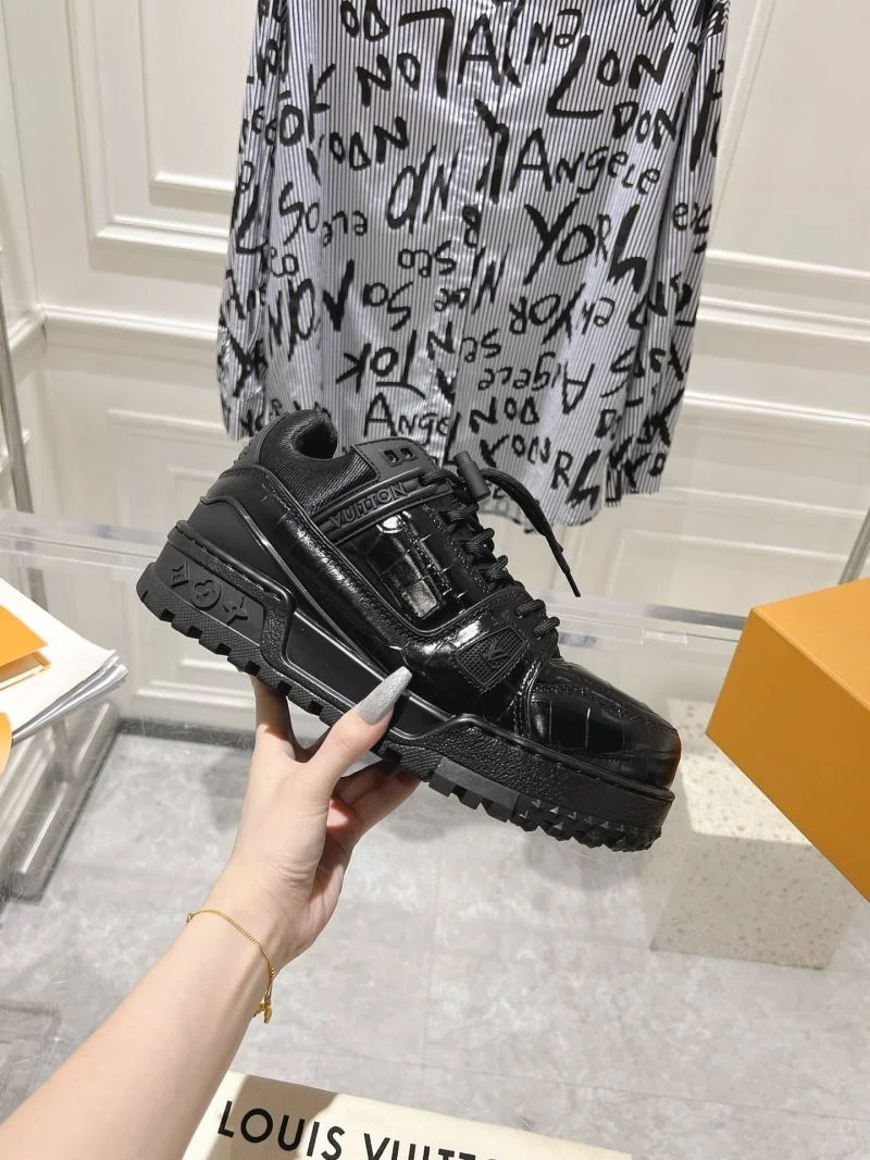 Louis Vuitton Trainer Sneaker ZipUp 31672