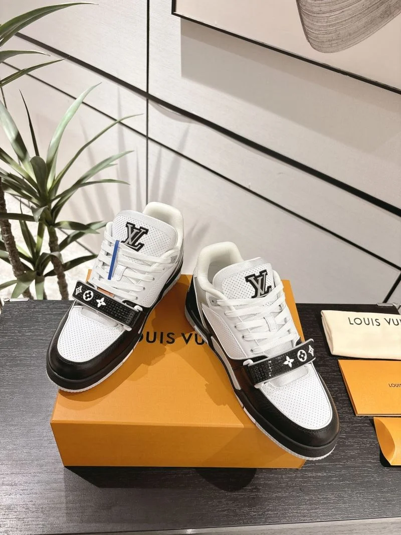 Attractive Louis Vuitton Trainer Sneaker 31665