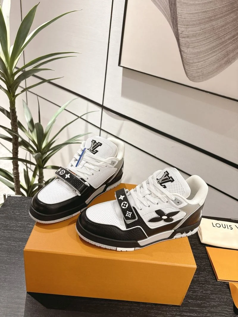 Attractive Louis Vuitton Trainer Sneaker 31665