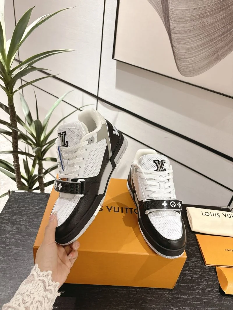 Attractive Louis Vuitton Trainer Sneaker 31665