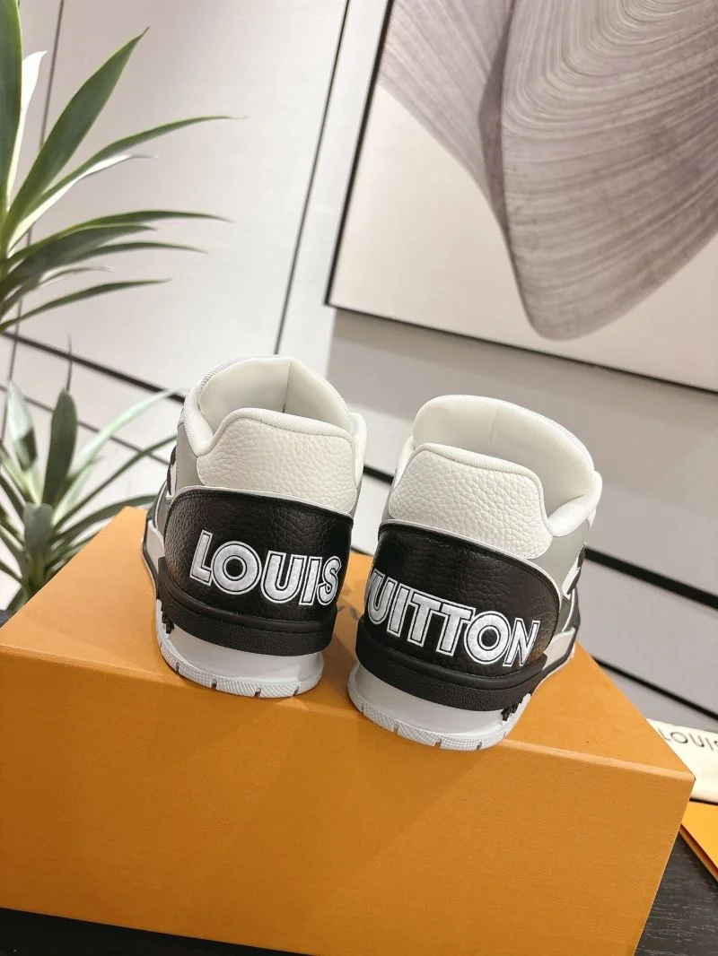 Attractive Louis Vuitton Trainer Sneaker 31665
