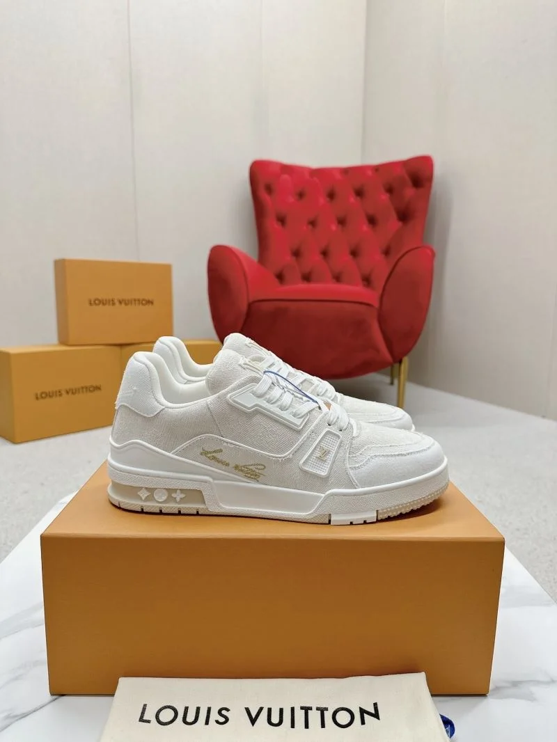 Louis Vuitton Trainer Sneaker SmoothTexture 31650