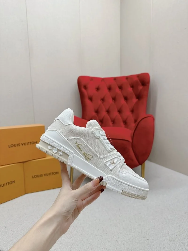 Louis Vuitton Trainer Sneaker SmoothTexture 31650
