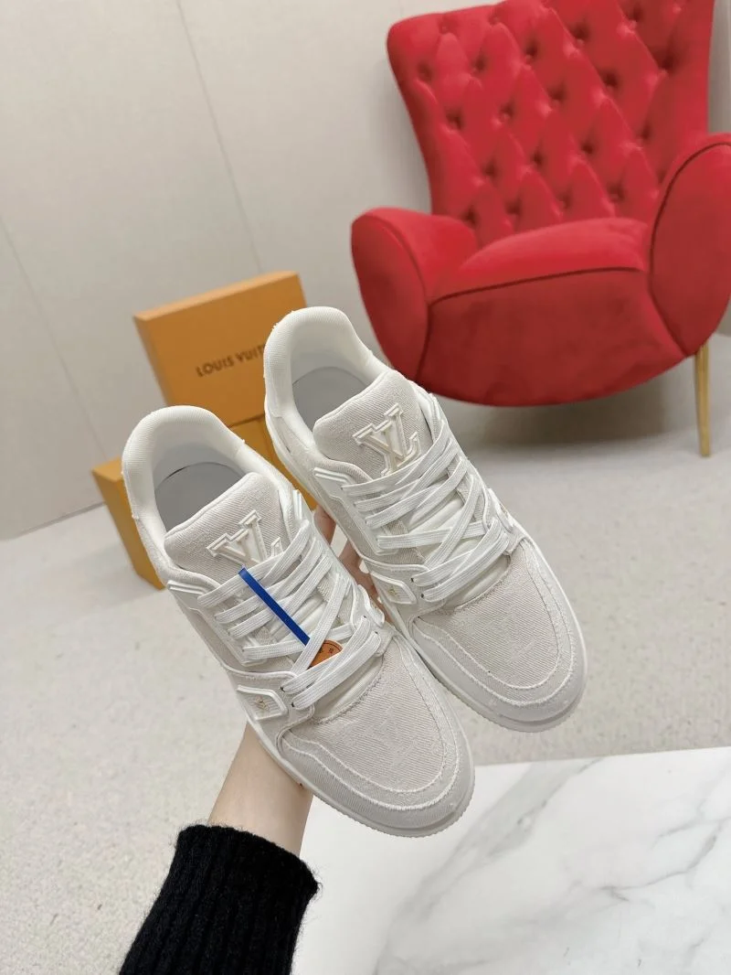 Louis Vuitton Trainer Sneaker SmoothTexture 31650