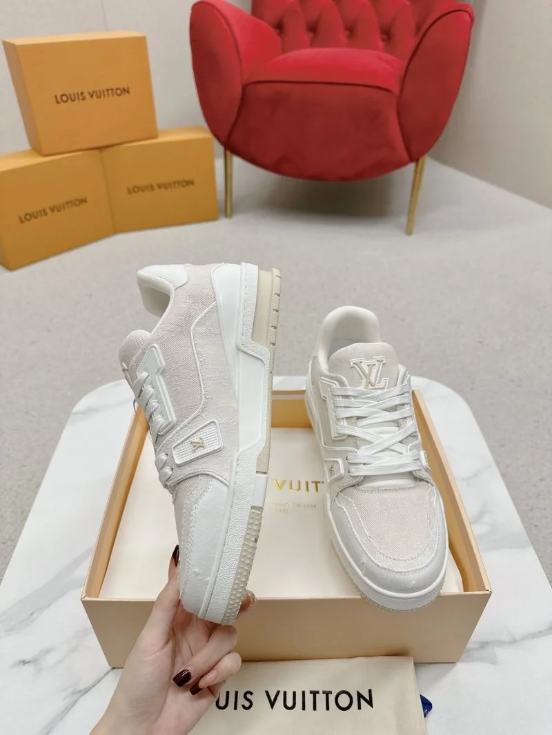 Louis Vuitton Trainer Sneaker SmoothTexture 31650