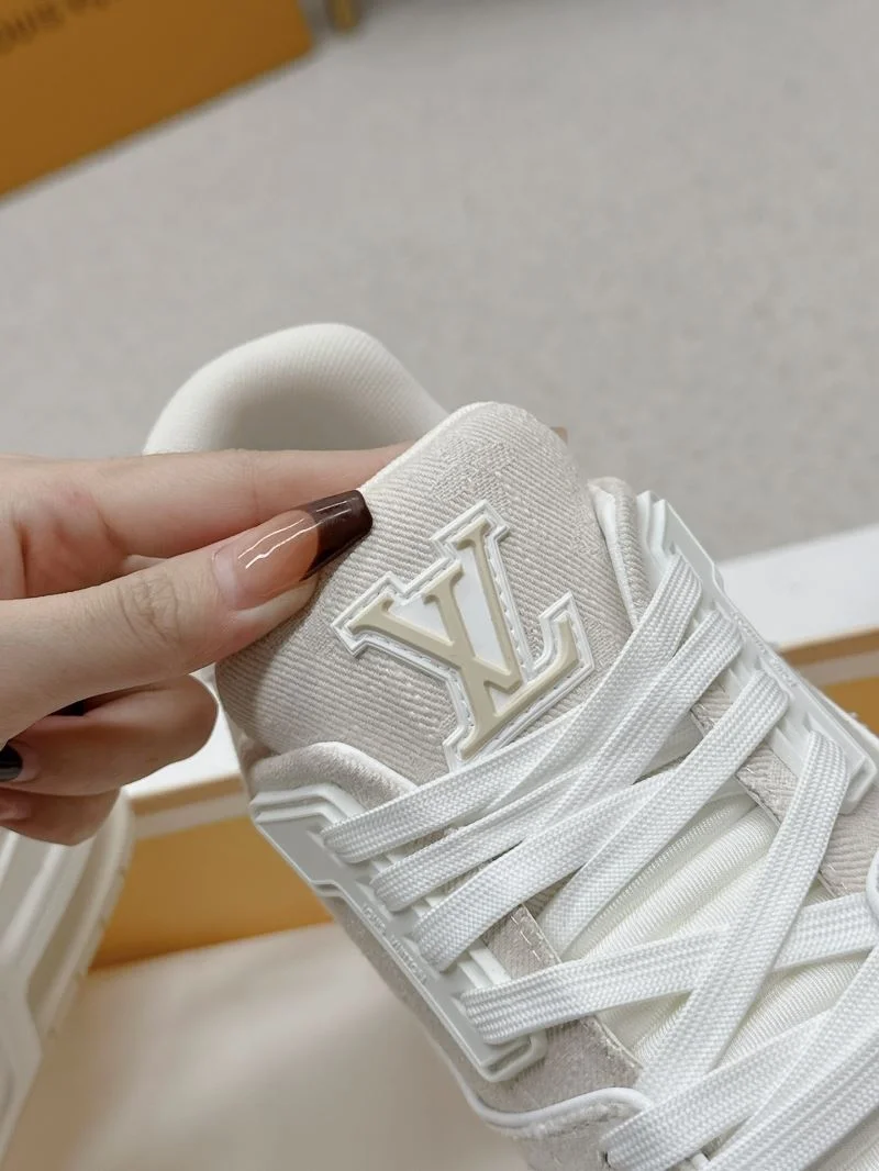 Louis Vuitton Trainer Sneaker SmoothTexture 31650